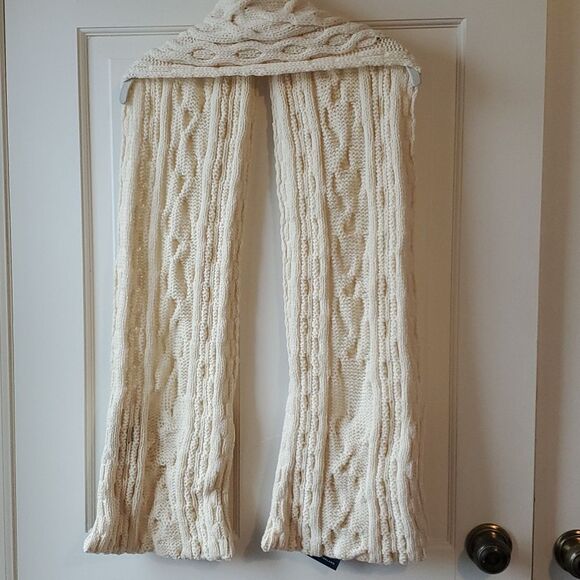 NWT ARAN WOOLEN MILLS Irish Merino Wool Pocket Scarf Wooden buttons Shawl Cream - Picture 10 of 11